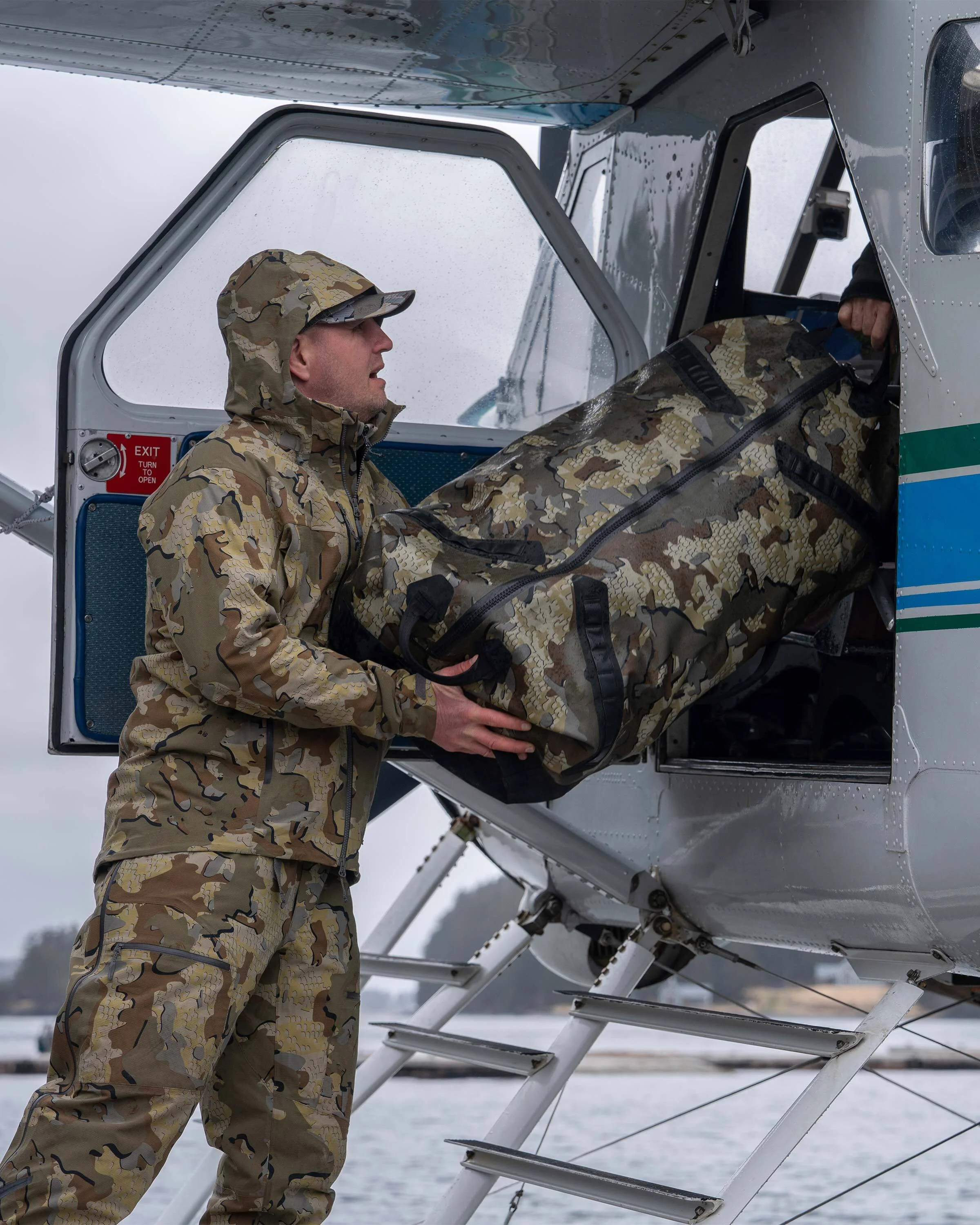 Kodiak 3000 Submersible Duffel | Verde - Image 9