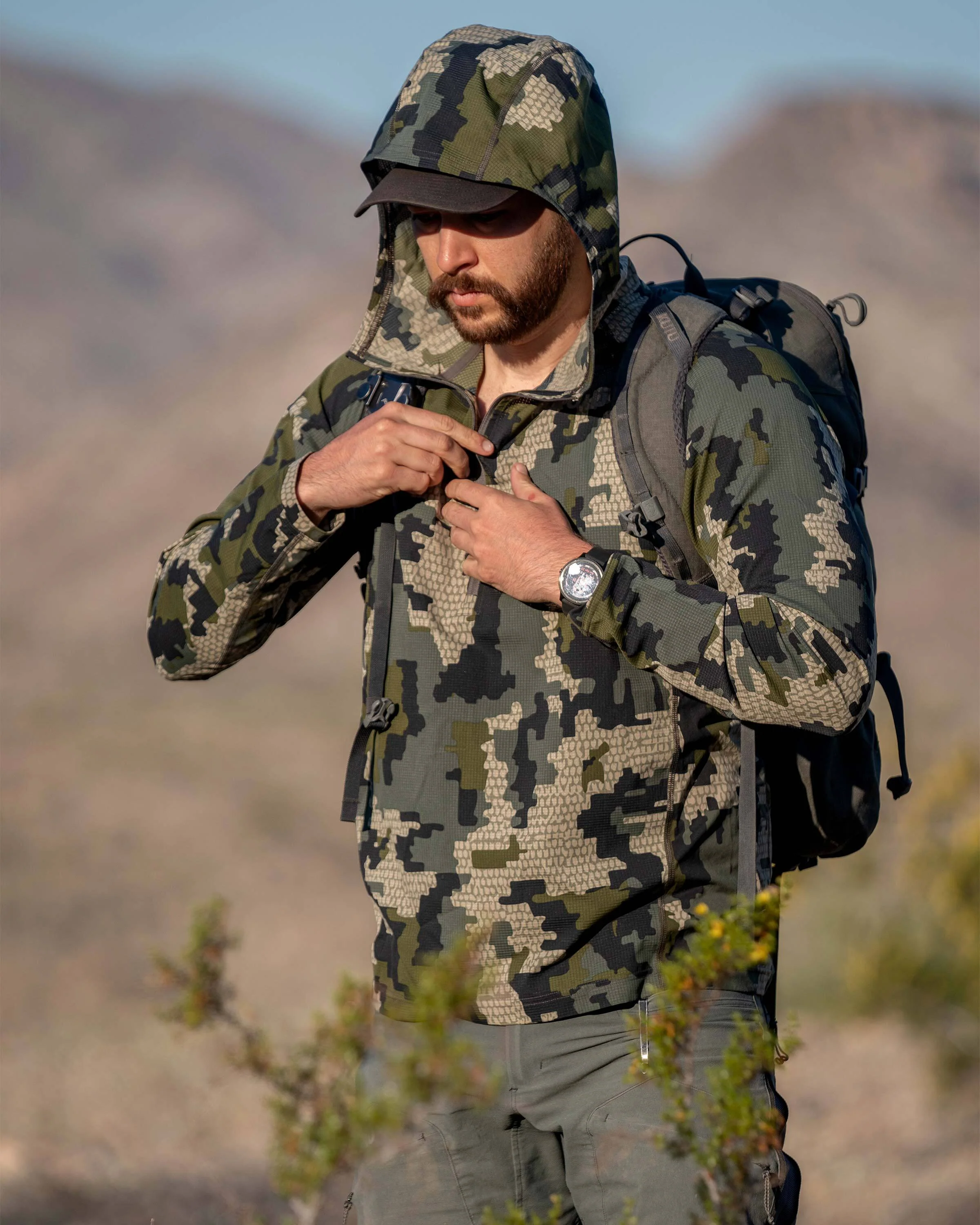 Tiburon Hybrid Hoodie | Khaki - Image 13