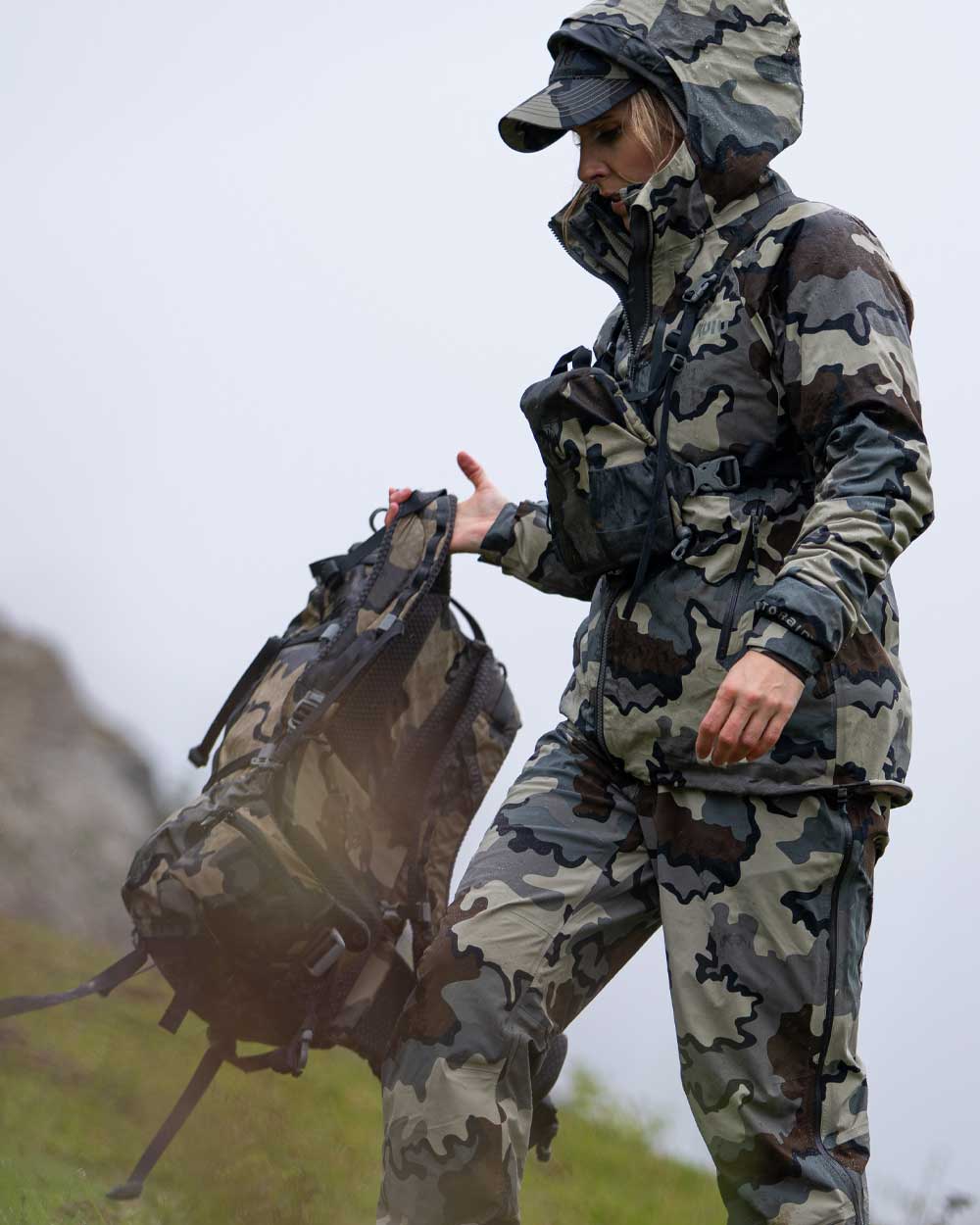 Women's Chugach TR Rain Jacket | Verde - Image 9