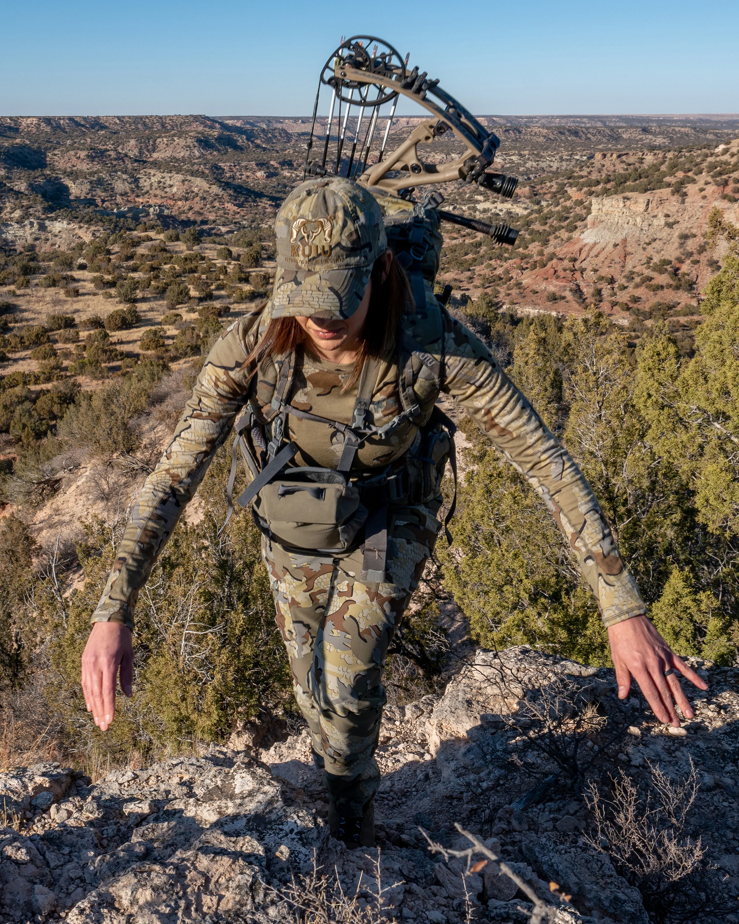 Women's ULTRA Merino 145 LS Crew | Verde - Image 5